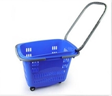 Cestini della spesa di plastica con le maniglie, carrello di compera a ruote del supermercato 4