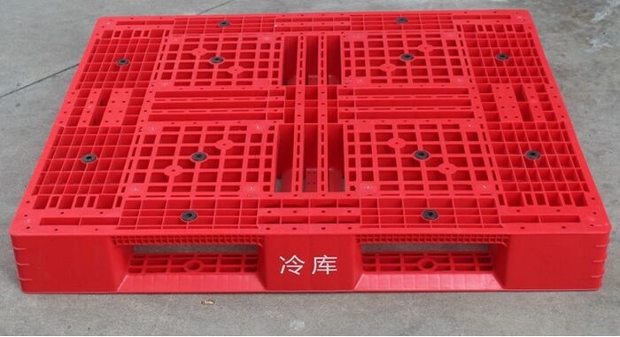 Durable Cold Room Food Grade Storage Plastic Pallet With Steel Tube